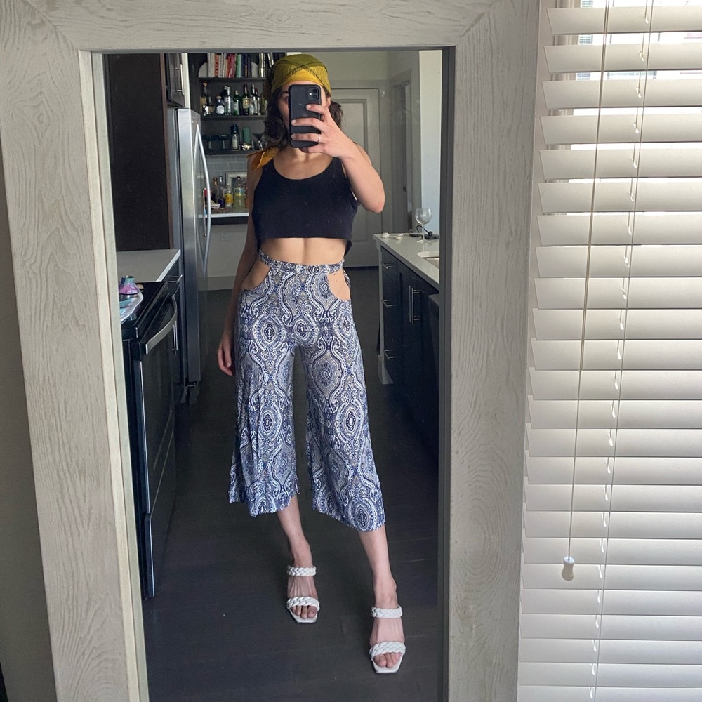 LF High wait cut out flare pants